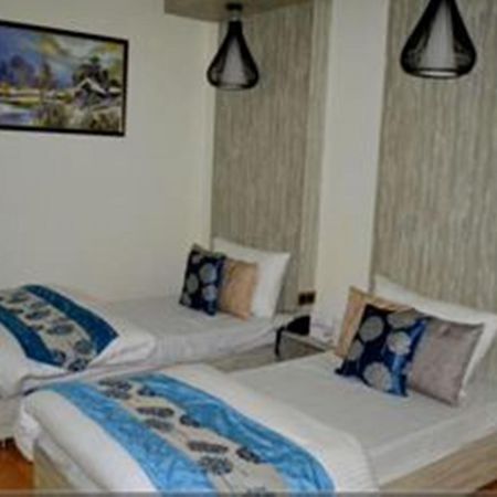Hotel Green Leaf Srīnagar Eksteriør bilde